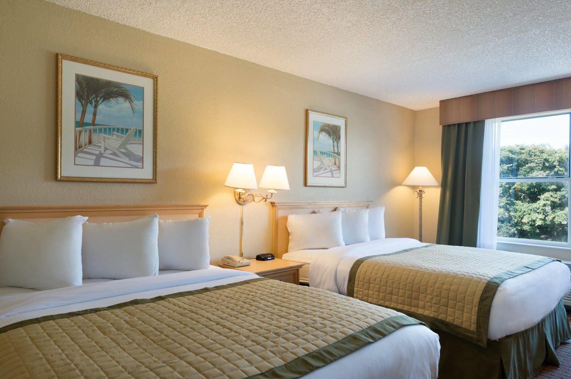 Baymont By Wyndham Fort Myers Airport Hotel Kültér fotó